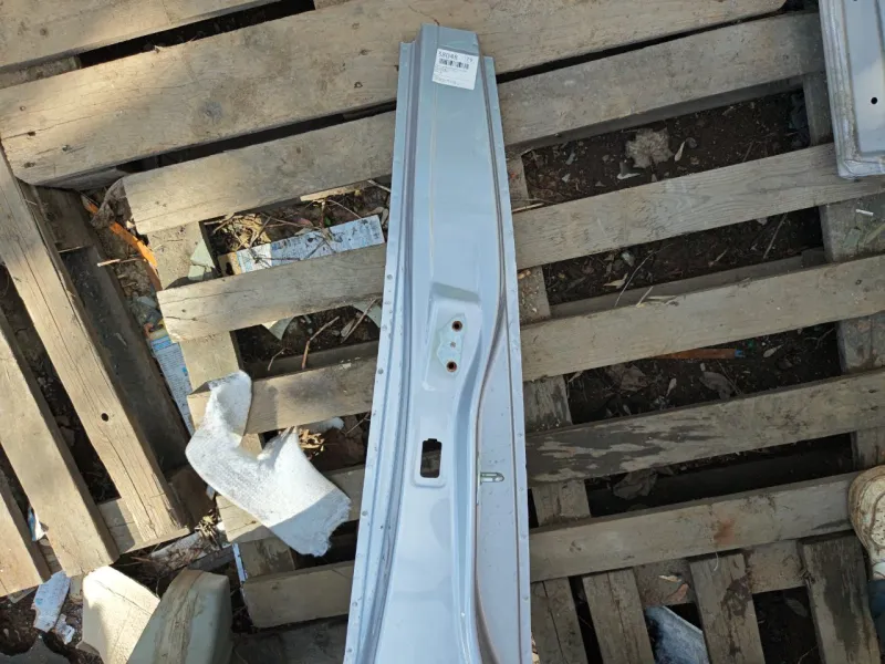 Порог с центральной стойкой