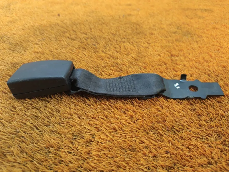 Ответная часть ремня безопасности