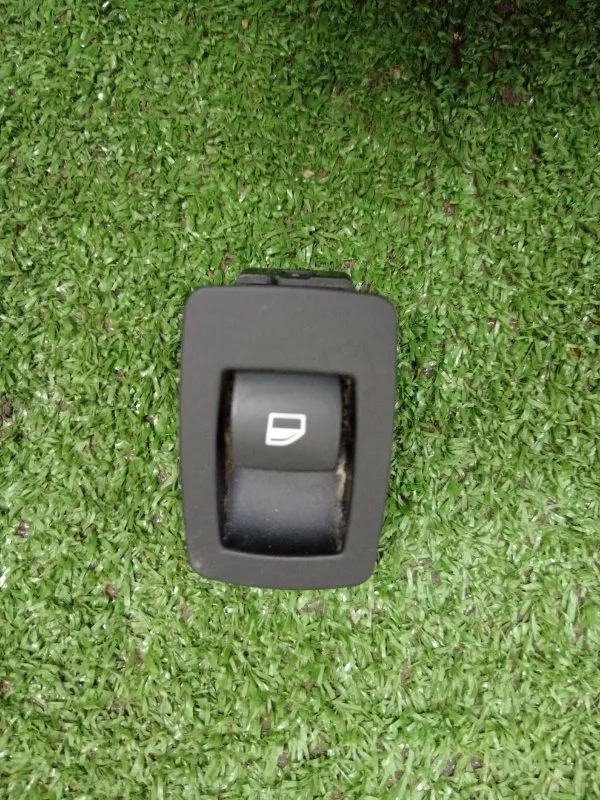 Кнопка стеклоподъемника