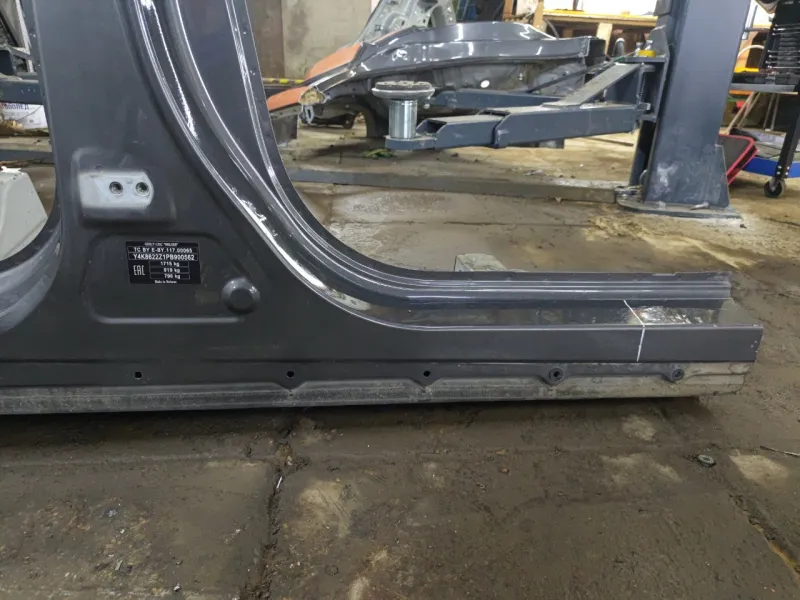 Порог с центральной стойкой