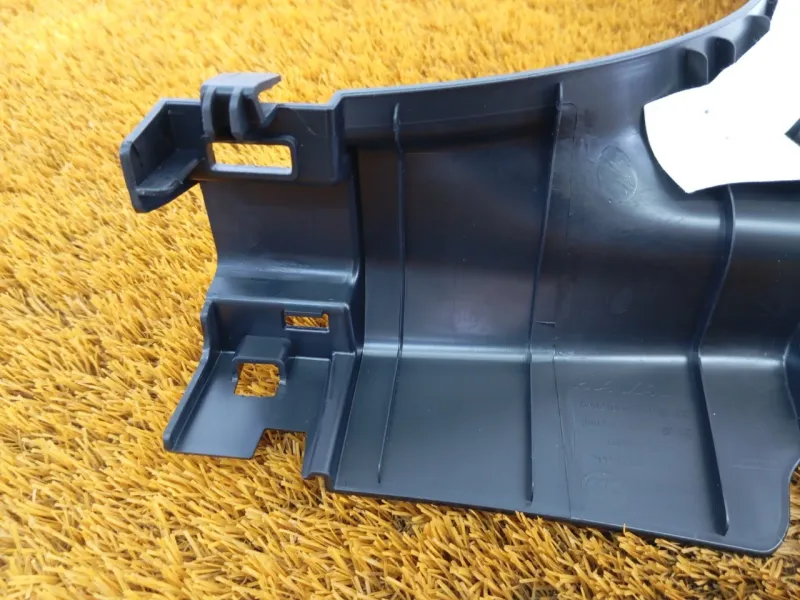 Обшивка центральной стойки