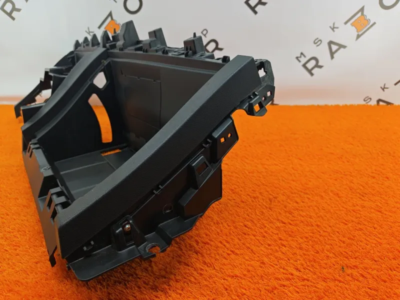 Накладка под торпедо