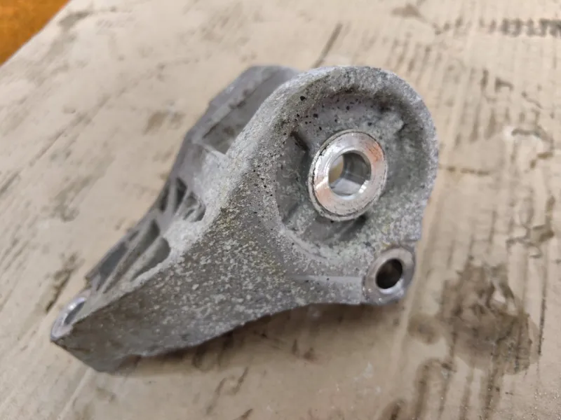 Кронштейн опоры КПП