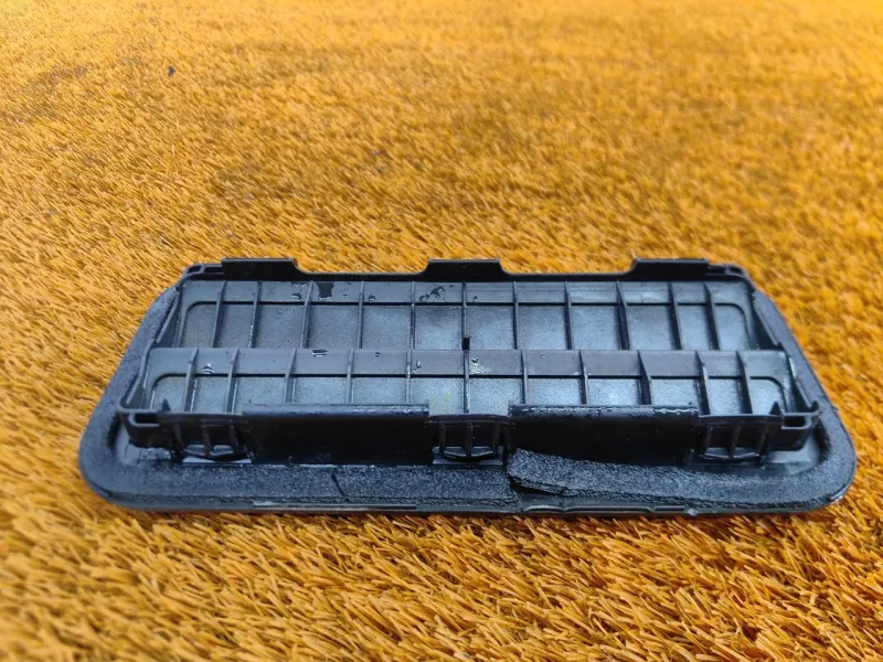 Решетка вентиляционная