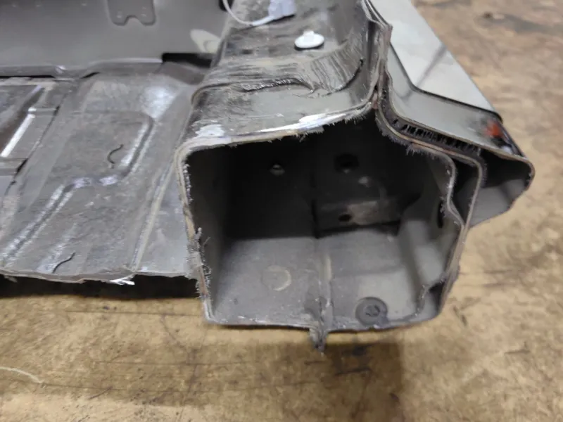 Порог с центральной стойкой