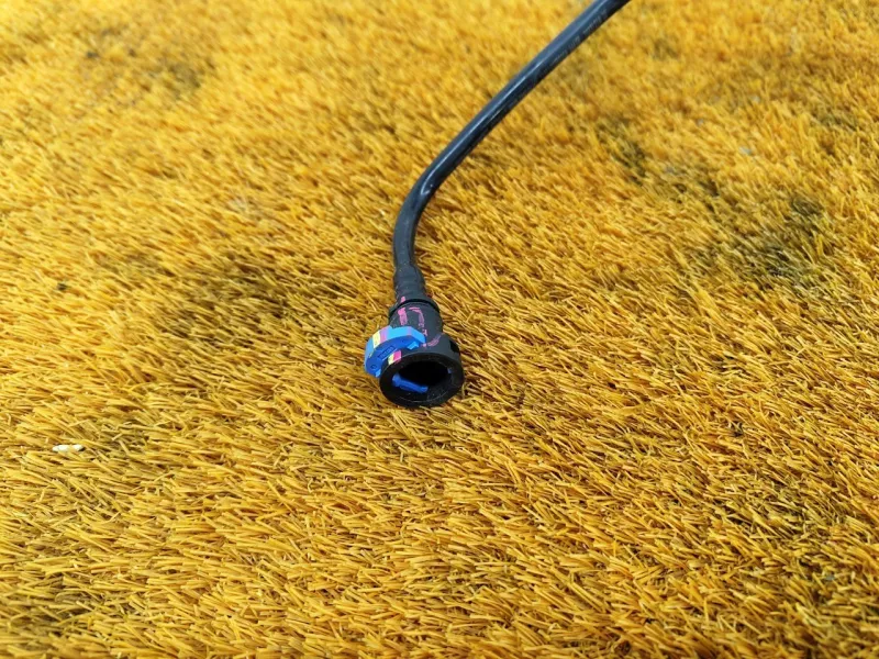 Трубка топливная