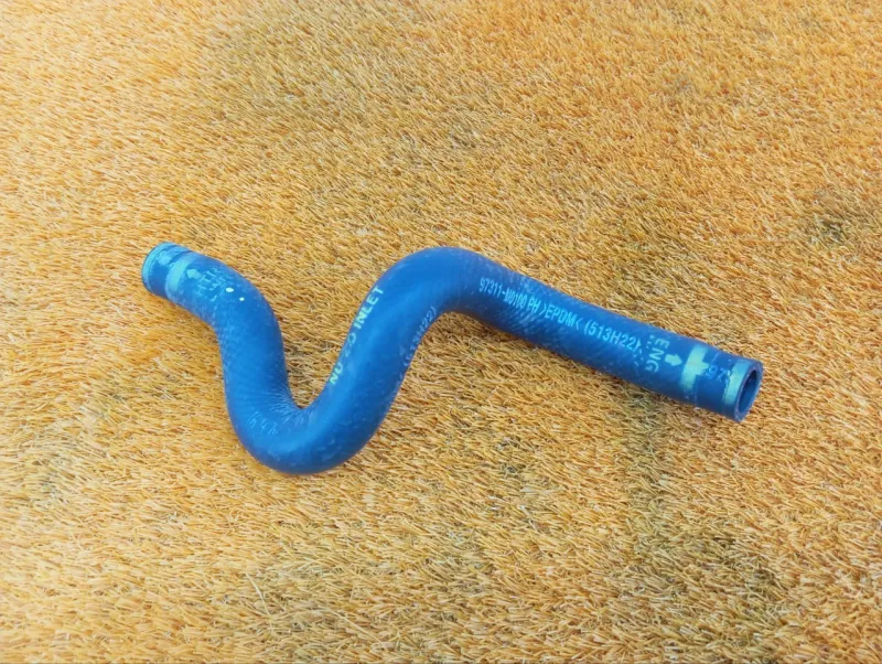 Патрубок системы охлаждения