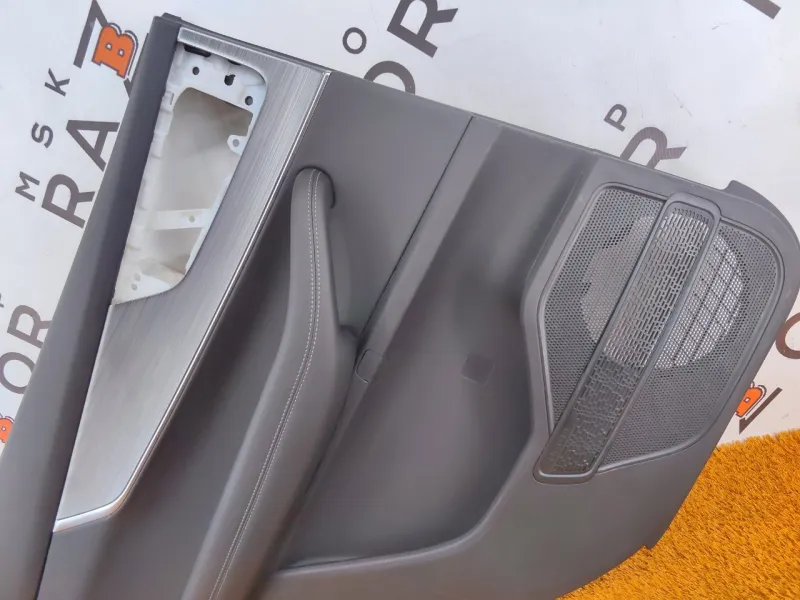 Обшивка двери