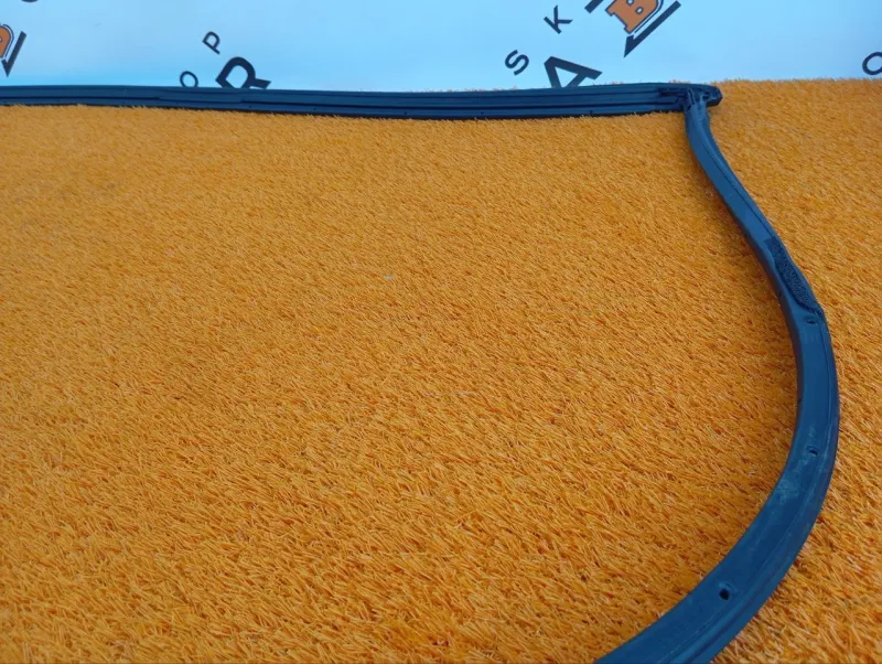 Уплотнитель двери