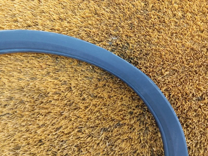 Уплотнитель проема двери