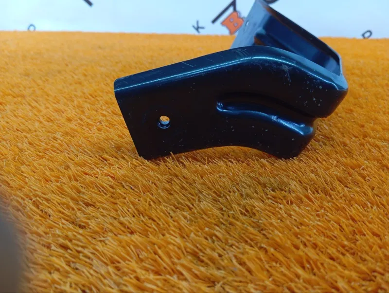 Крепление бампера