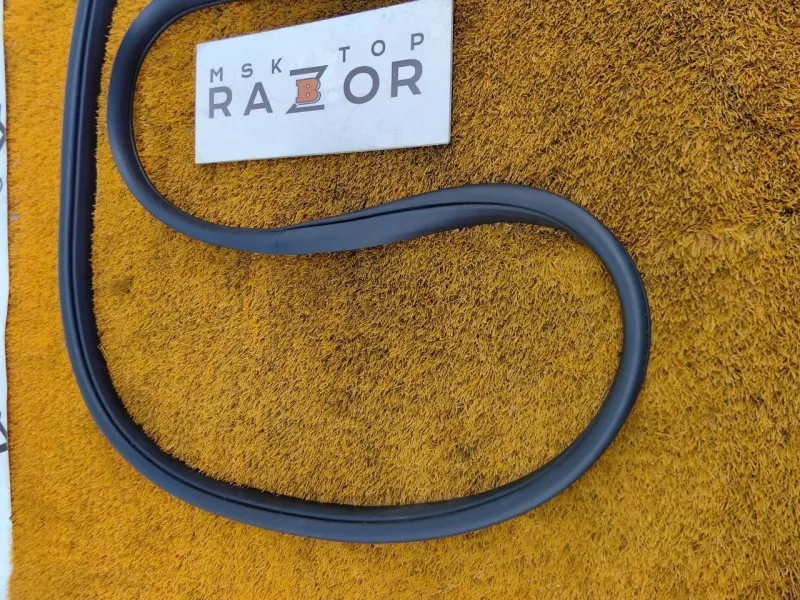 Уплотнитель проема двери