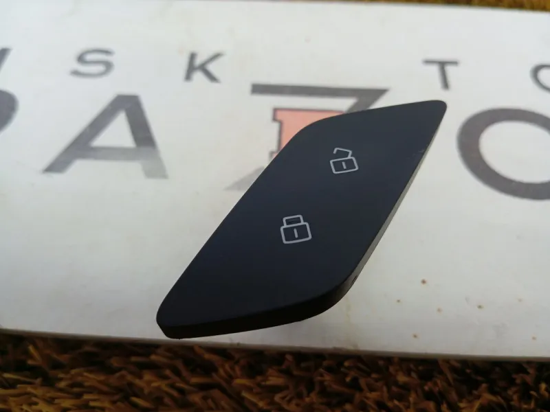 Кнопка центрального замка