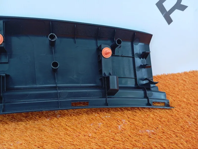 Накладка замка багажника