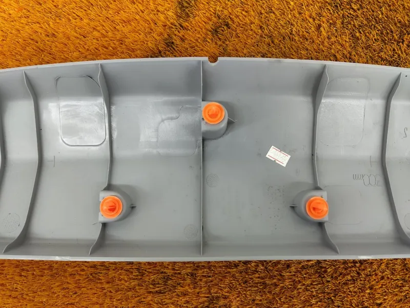 Обшивка двери багажника