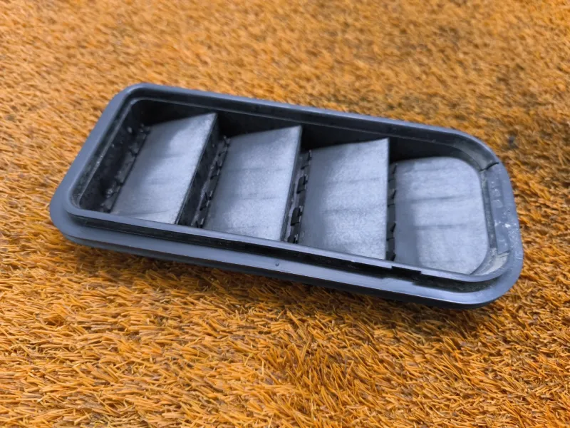 Решетка вентиляционная