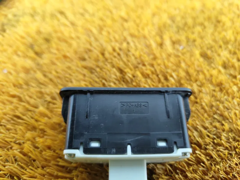 Кнопка багажника