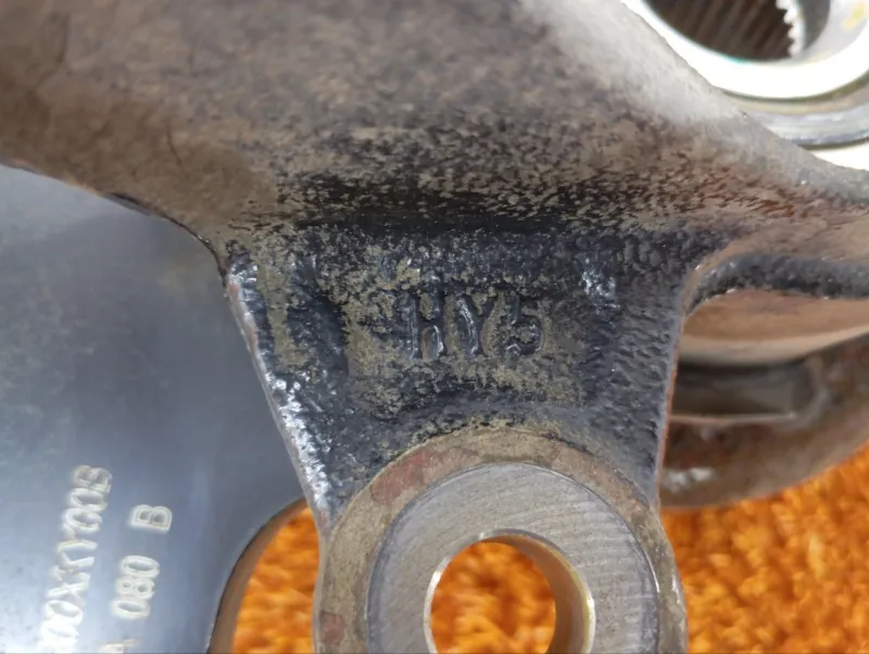 Кулак поворотный