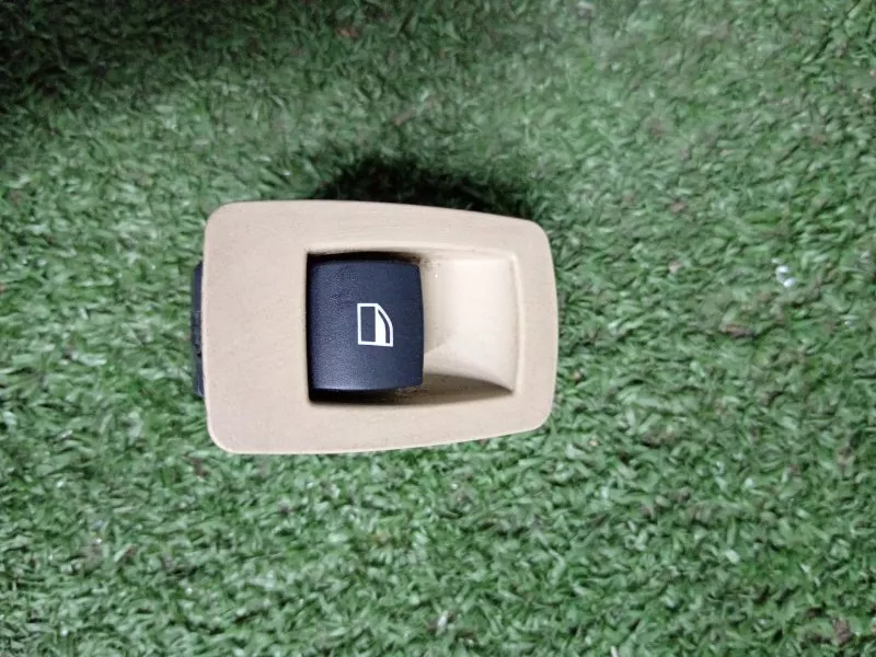 Кнопка стеклоподъемника