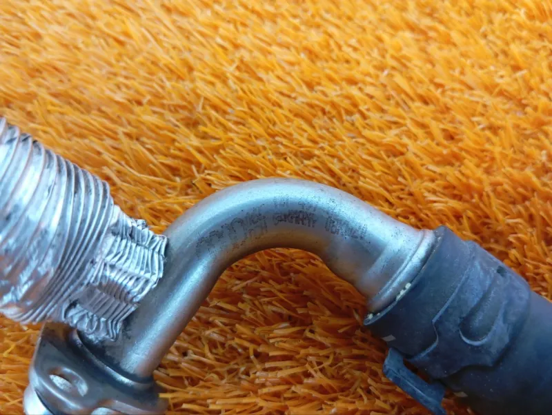 Трубка системы охлаждения