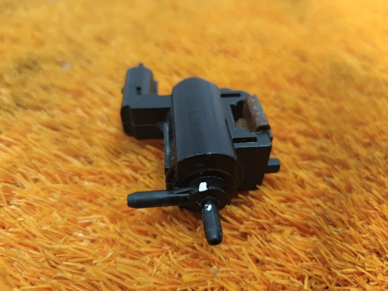 Клапан вентиляции топливного бака