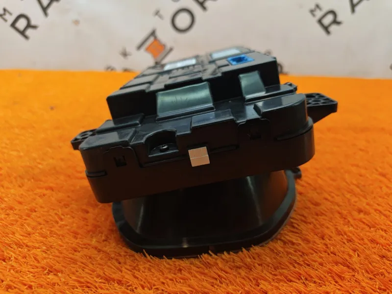 Панель приборов