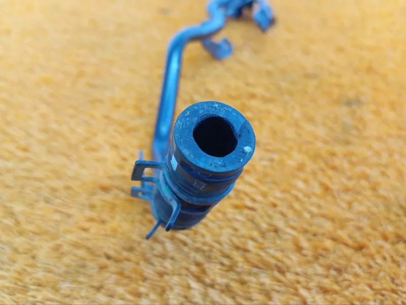 Трубка охлаждающей жидкости