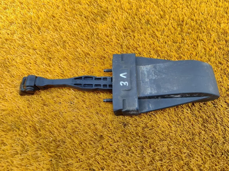 Ограничитель двери BMW 5-Series 2019 51227341033 G30 B47D20A, задний левый