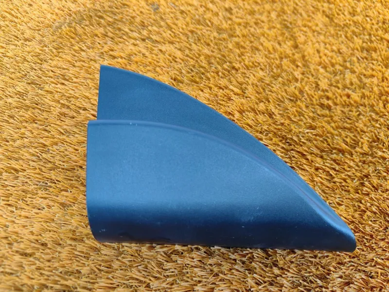 Уголок двери