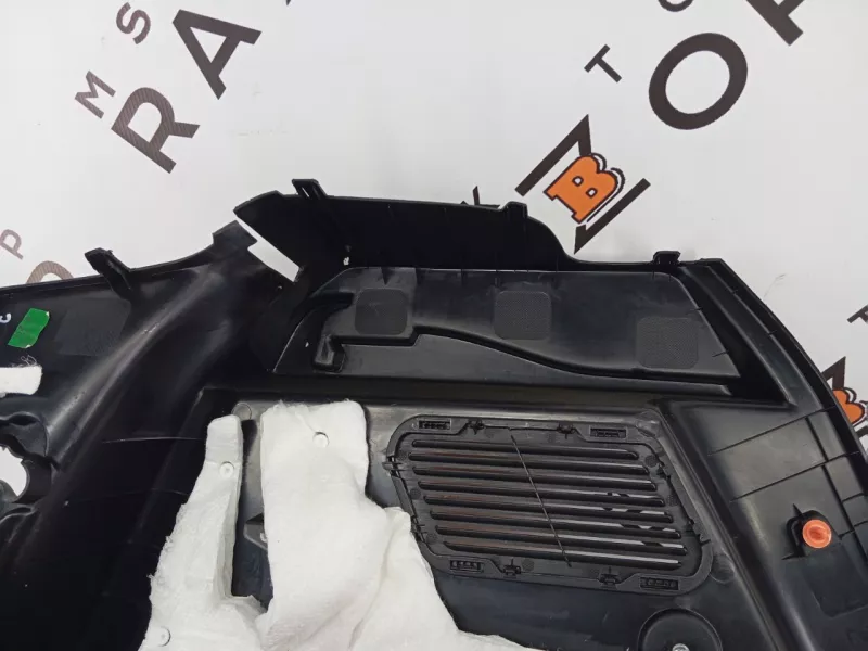 Обшивка багажника