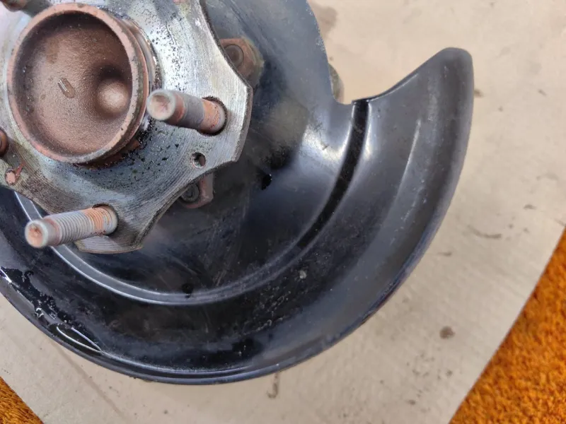 Кулак поворотный