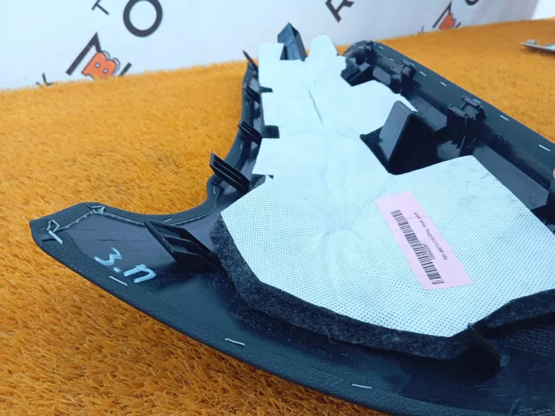 Накладка на стойку кузова