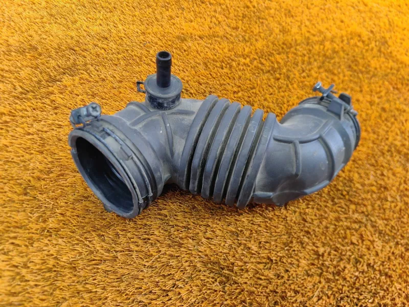 Патрубок воздушного фильтра