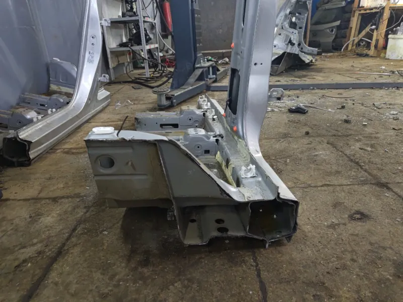 Порог с центральной стойкой