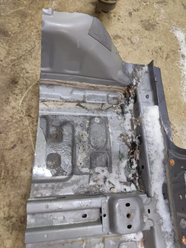 Порог с центральной стойкой