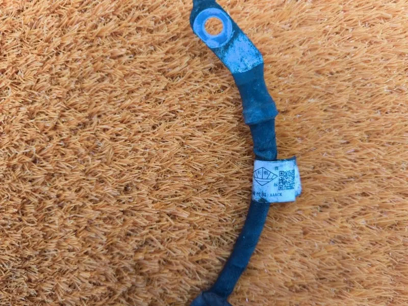 Клемма аккумулятора