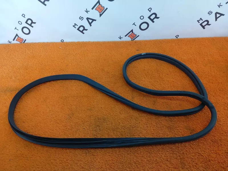 Уплотнитель проема двери