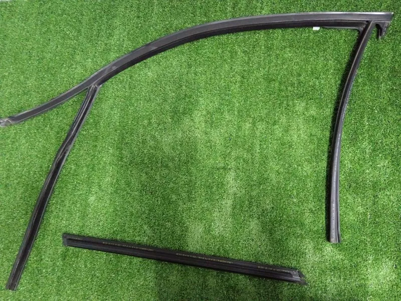 Уплотнитель стекла двери