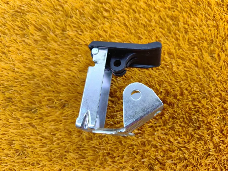 Ручка открывания капота