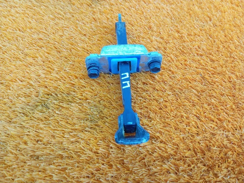 Ограничитель двери