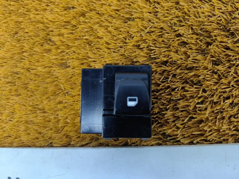 Кнопка стеклоподъемника