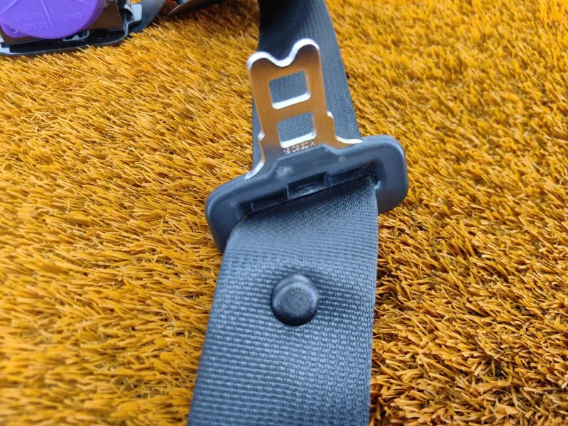 Ремень безопасности