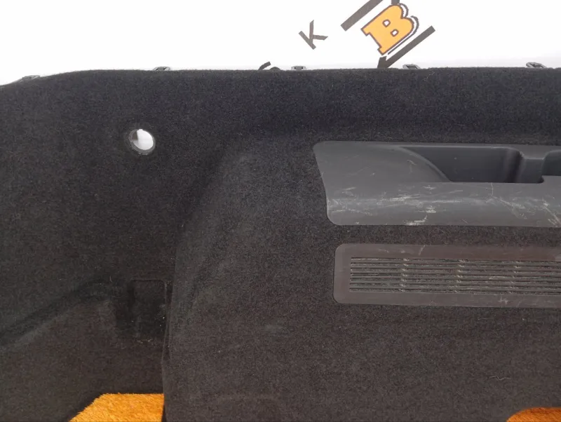 Обшивка багажника