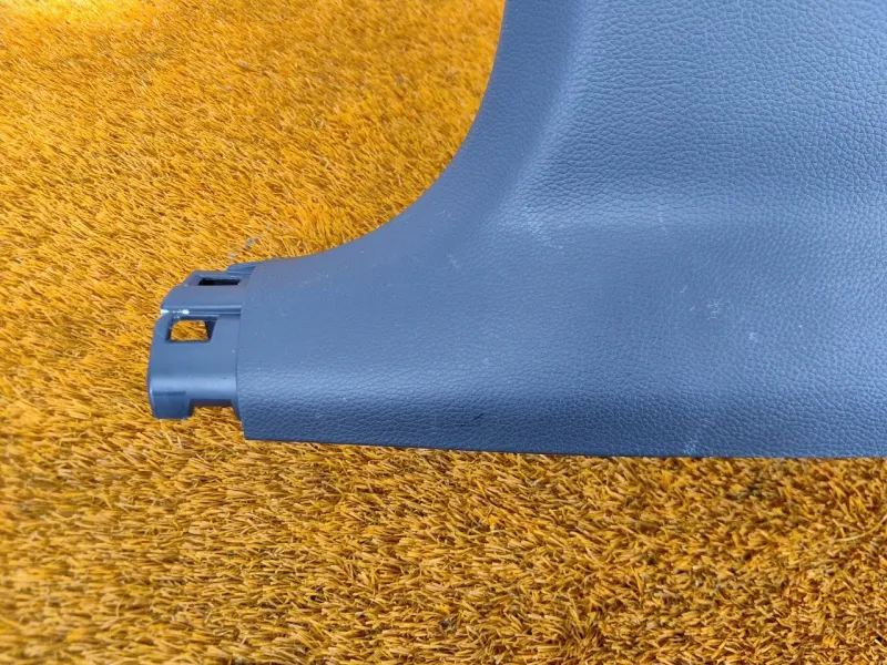 Обшивка центральной стойки