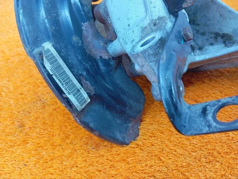 Кулак поворотный