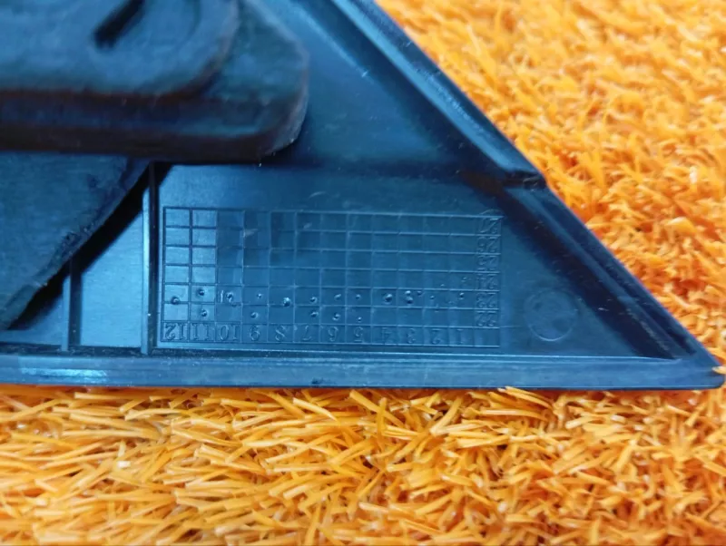 Уголок двери