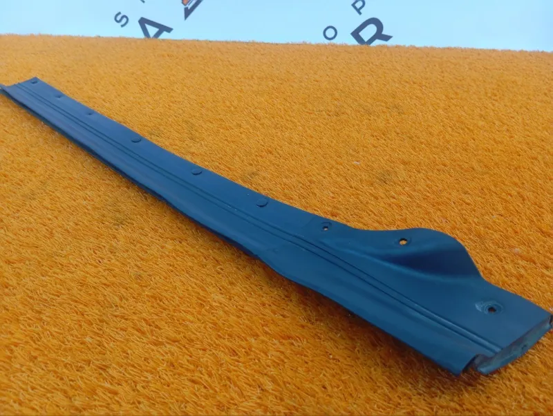 Уплотнитель двери