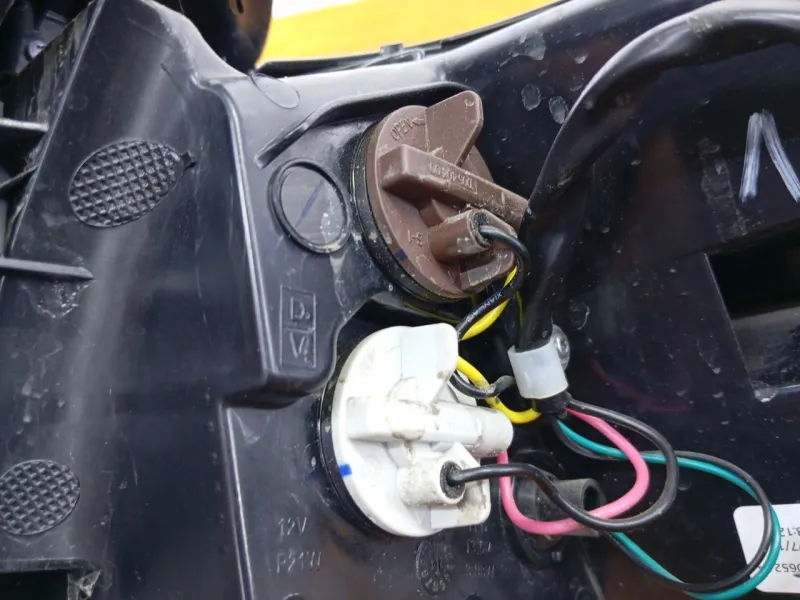 Фонарь задний