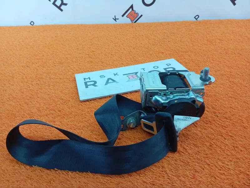 Ремень безопасности