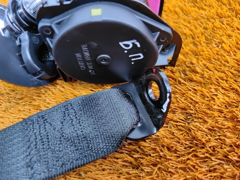 Ремень безопасности